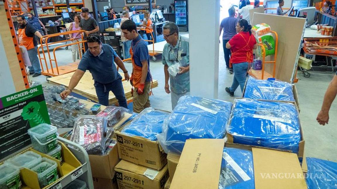 $!Florida espera con temor al "monstruo" Dorian que podría convertirse en huracán categoría 4 (fotogalería)