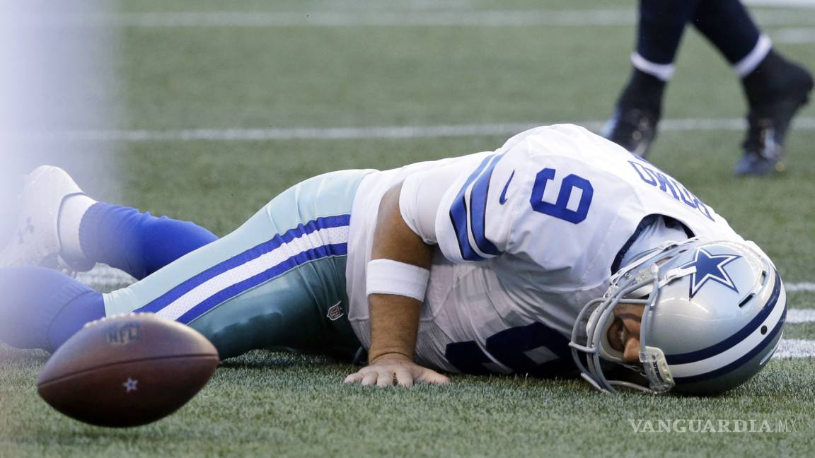 Podría ser el fin de Tony Romo, confirman hueso roto en la espalda