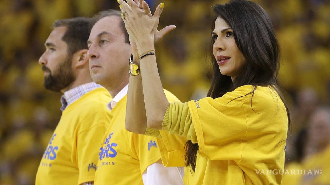 $!Fans de Beyoncé amenazan de muerte a Nicole Curran, la mujer que habló con Jay-Z en partido