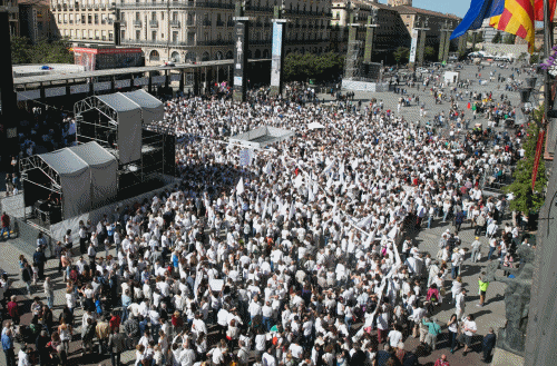 $!Miles de personas toman las calles para pedir diálogo al Gobierno español con Cataluña