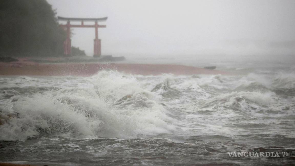 Castiga tifón a región sur de Japón
