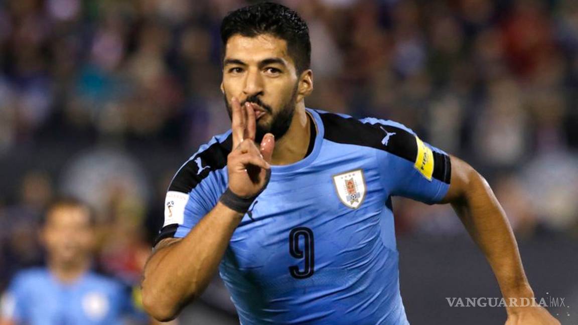 $!Stephen Hawking y la teoría de cómo tirar un penal perfecto