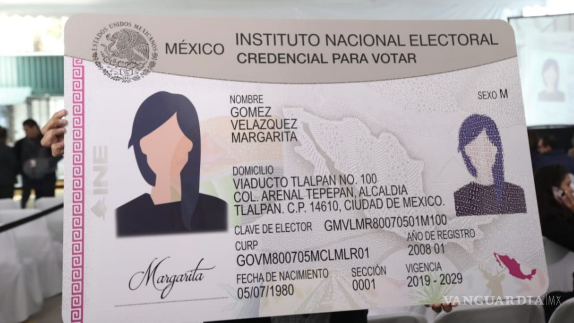 $!Fotos con ojos cerrados, gestos incómodos o cambios físicos con el paso del tiempo hacen que muchos no se sientan identificados con la imagen de su INE.