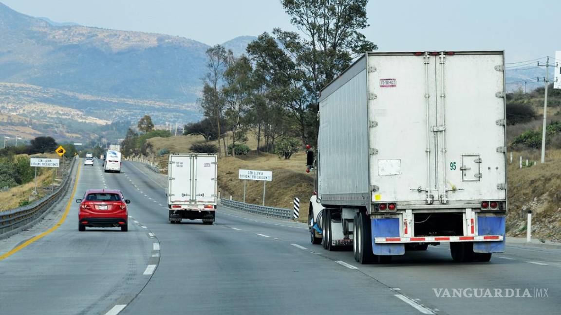 Deja AMLO pendientes en seguridad y mantenimiento carretero: Canacar