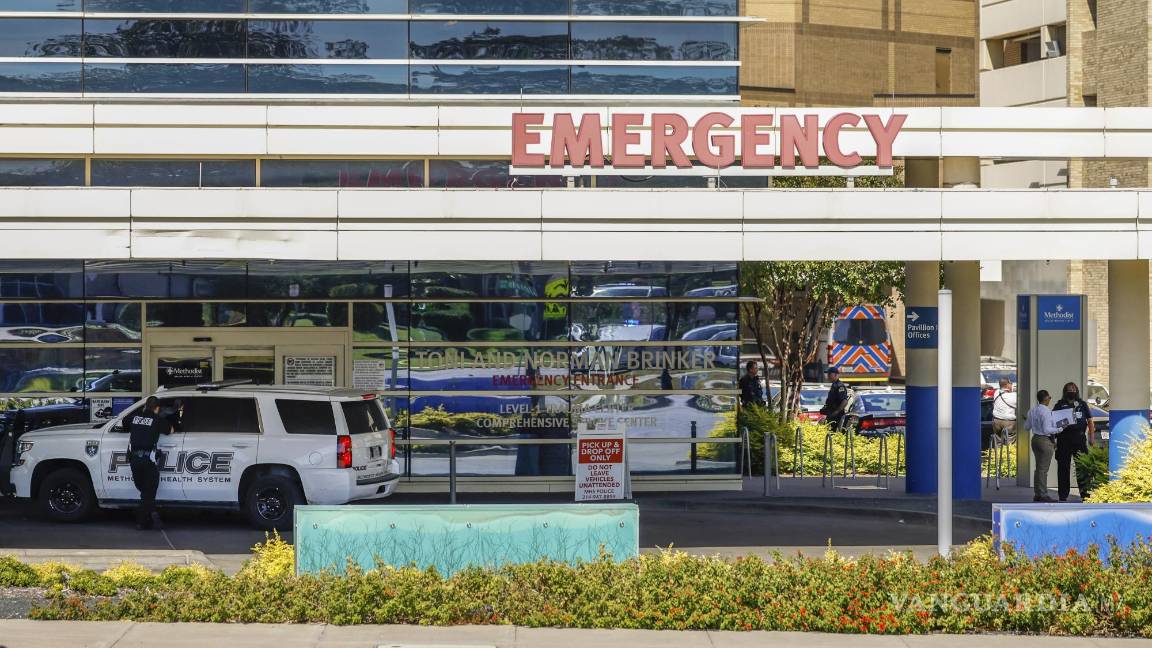 $!La policía responde a un incidente con un tirador activo en el Methodist Dallas Medical Center el sábado 22 de octubre de 2022.