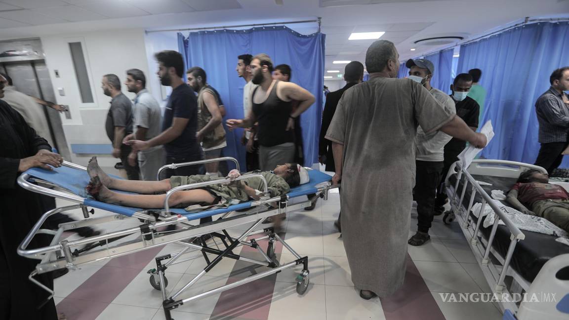 Se están acabando los suministros en los abarrotados hospitales en Gaza, médicos temen que mueran miles de pacientes