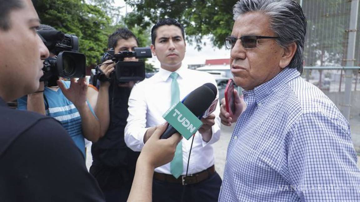Raúl Arias contradice a los jugadores y afirma que sí jugará el Veracruz ante Tigres