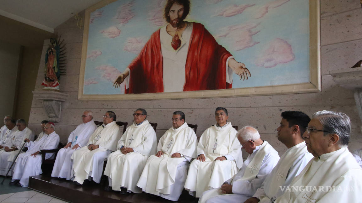 Cumplen 5 sacerdotes saltillenses 40 años de evangelizar