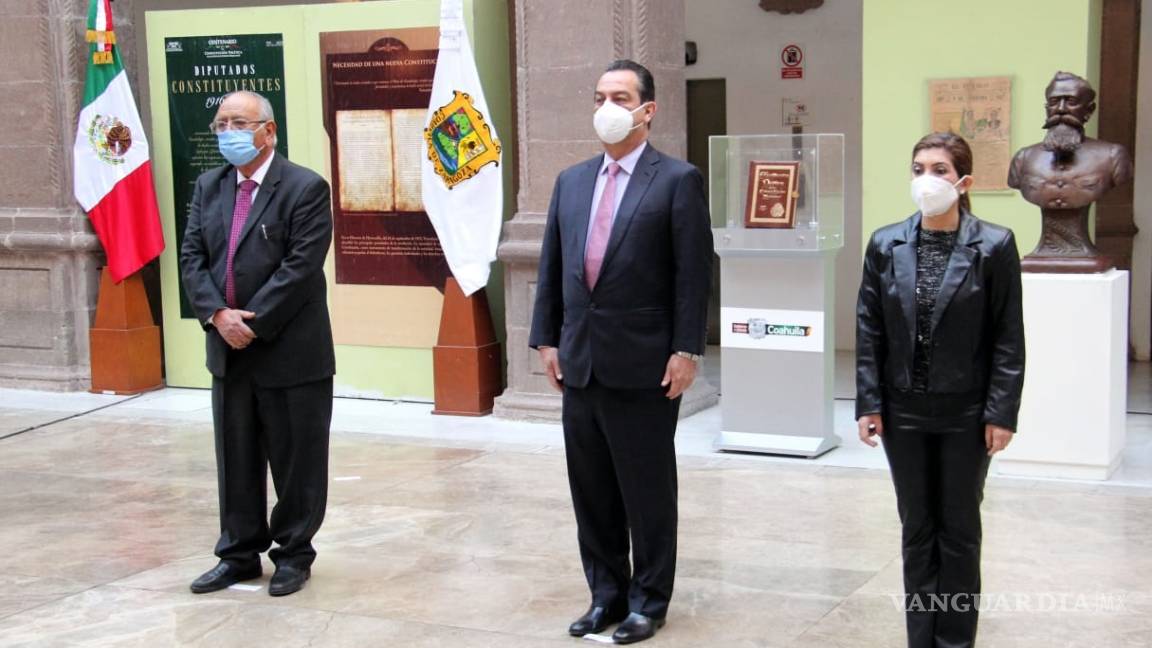 Fernando De las Fuentes encabeza festejo del Día de la Constitución en Coahuila y presenta exposición