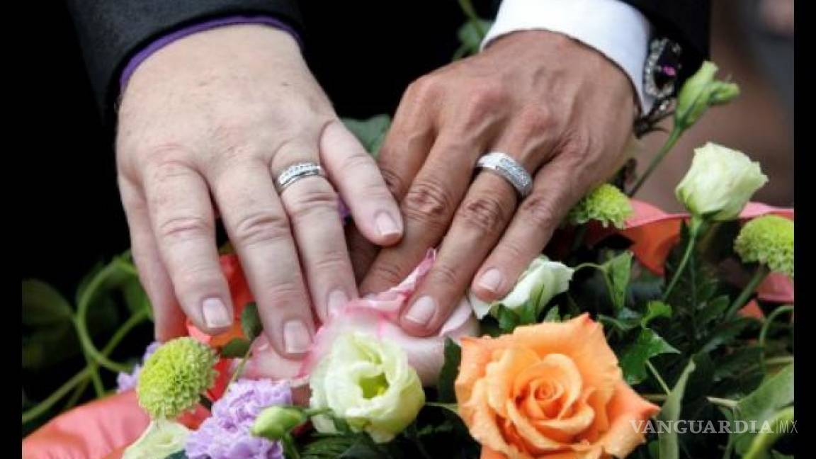 El apoyo a matrimonios gay en Australia continúa con mayoría, según sondeo