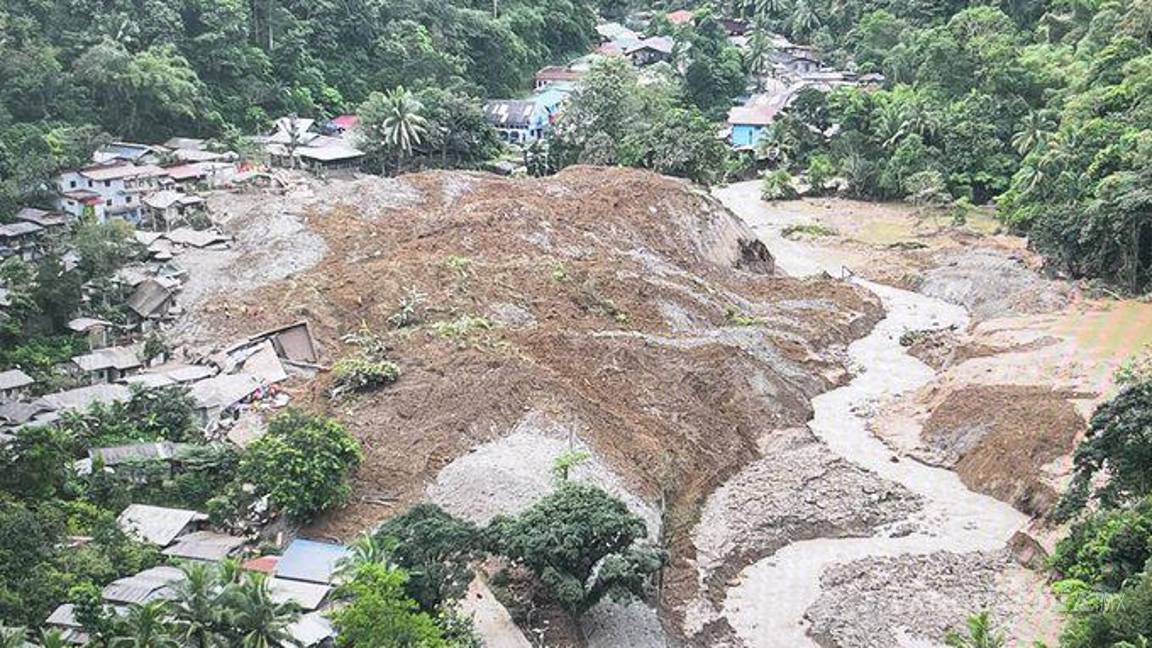 $!54 muertos deja deslizamiento en aldea minera de Filipinas