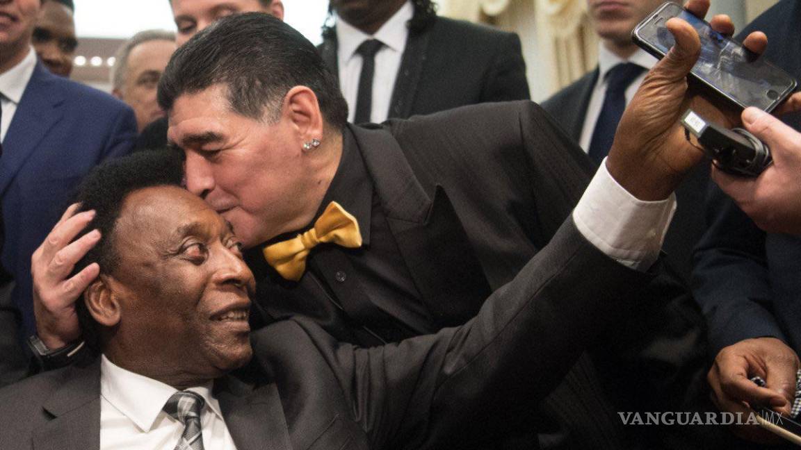 La icónica ocasión en que Pelé y Maradona jugaron juntos
