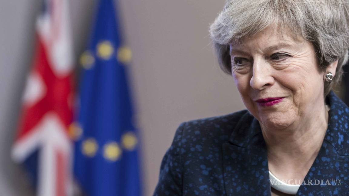 Theresa May pide a legisladores más tiempo para pacto del 'Brexit'