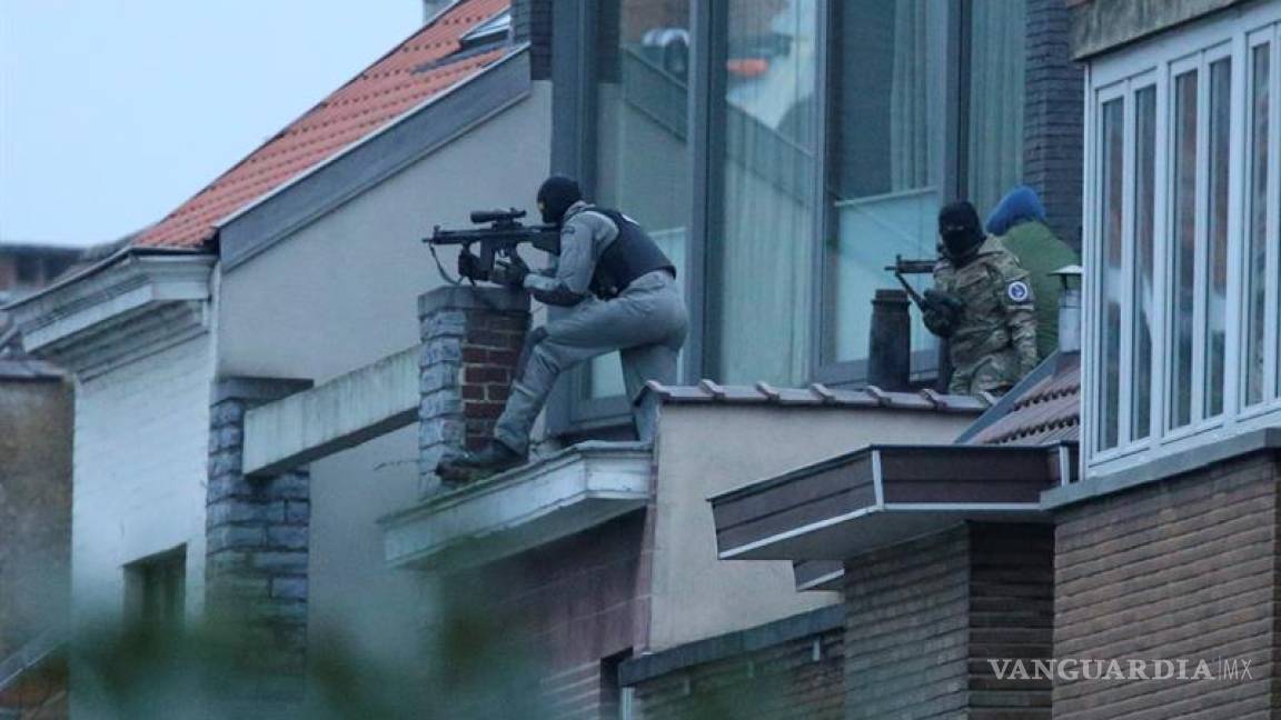 Un muerto y 4 policías heridos por tiroteo en Bruselas