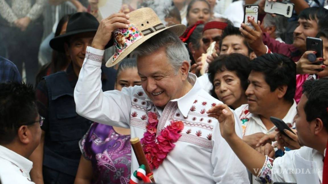 López Obrador asegura en Oaxaca que bajará IVA e ISR
