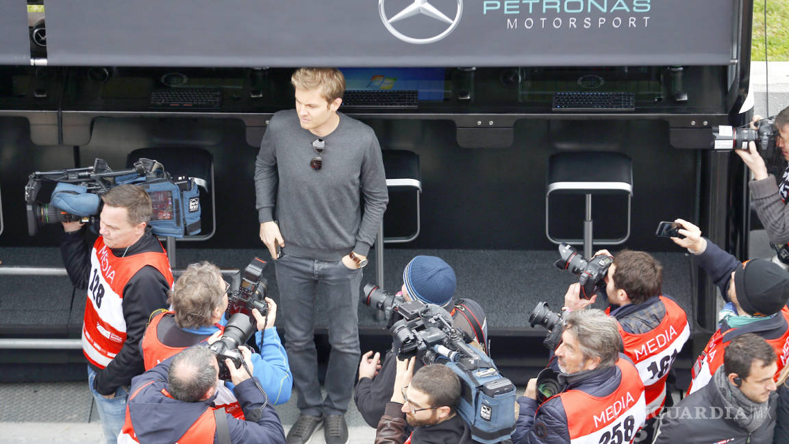 Rosberg visitó los pits