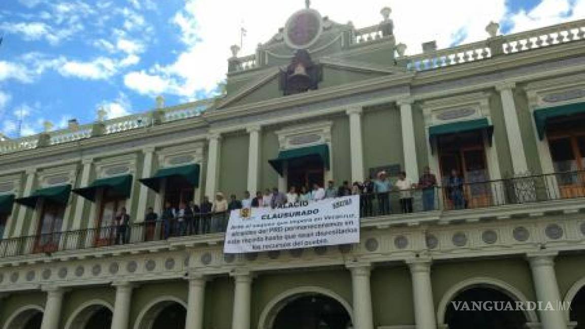 Toman por tiempo indefinido Palacio de Gobierno de Veracruz