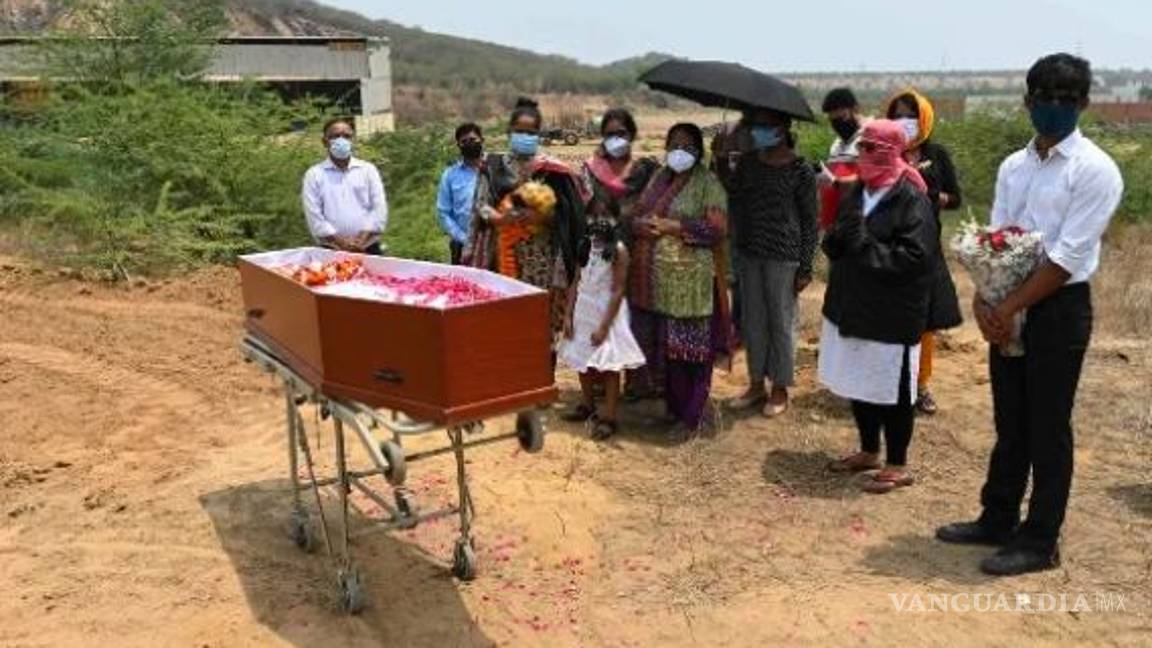 $!India supera por primera vez la barrera de las 4 mil muertes diarias