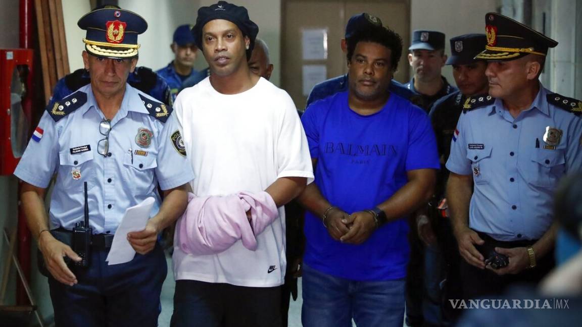 Ronaldinho pidió arresto domiciliario en una mansión y se lo negaron