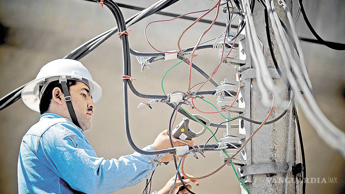 $!Apoyos oficiales apuntalan a petroleros y electricistas