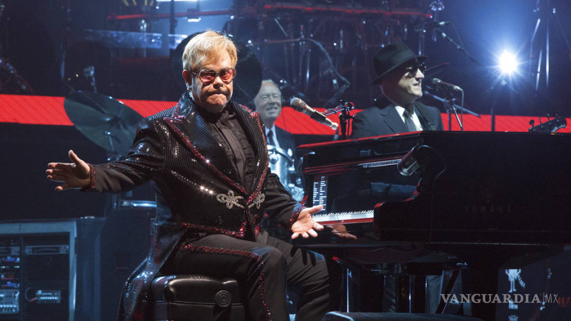 Elton John arranca su gira del adiós con estilo