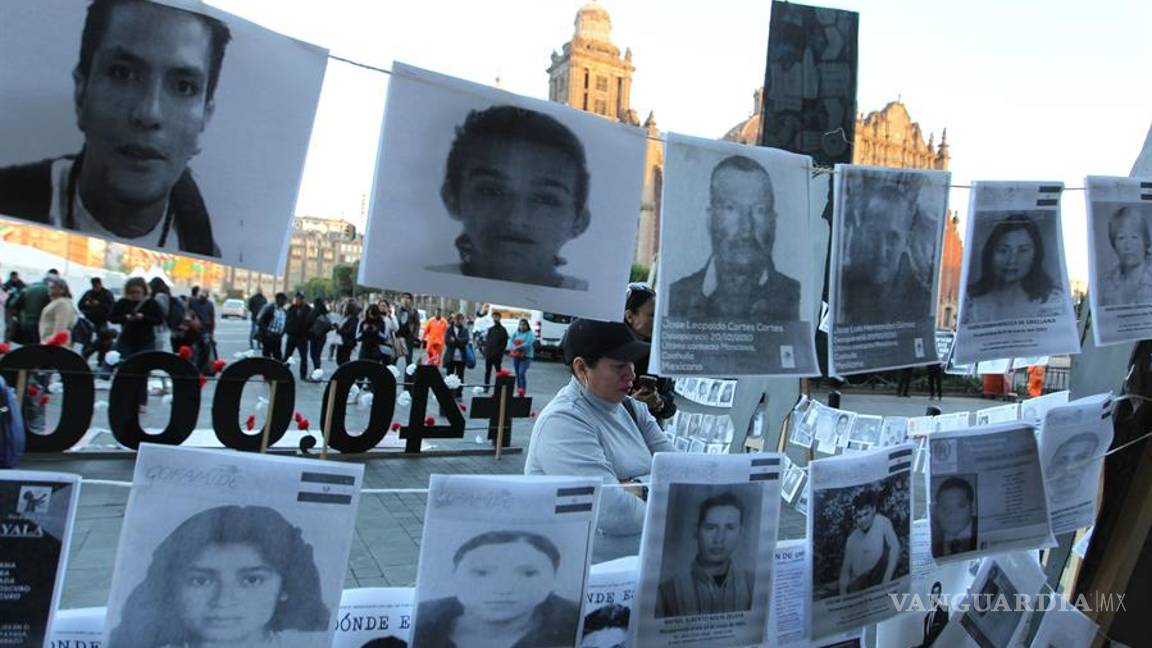 $!Protestan por sus desparecidos frente al Palacio Nacional (fotogalería)