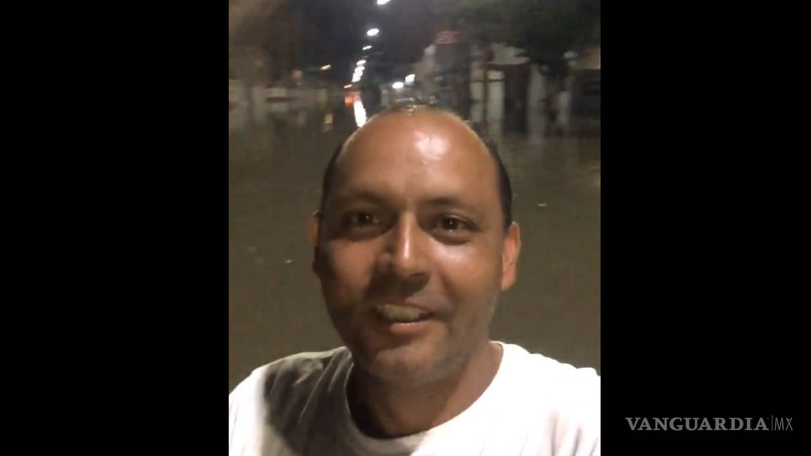 'Me escuchan, me oyen, me ahogo...' Lagunero hace el #ThalíaChallenge en plena inundación