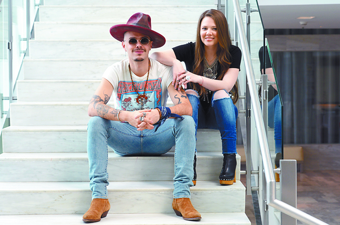 $!Jesse &amp; Joy; el dúo conquista Reino Unido