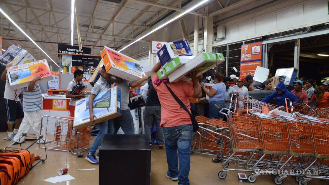 $!Saqueos en Veracruz tras protestas por el gasolinazo (Fotos)
