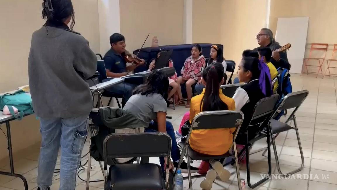 Niños de familias desplazadas por la violencia en Chiapas encuentran su voz en un coro comunitario