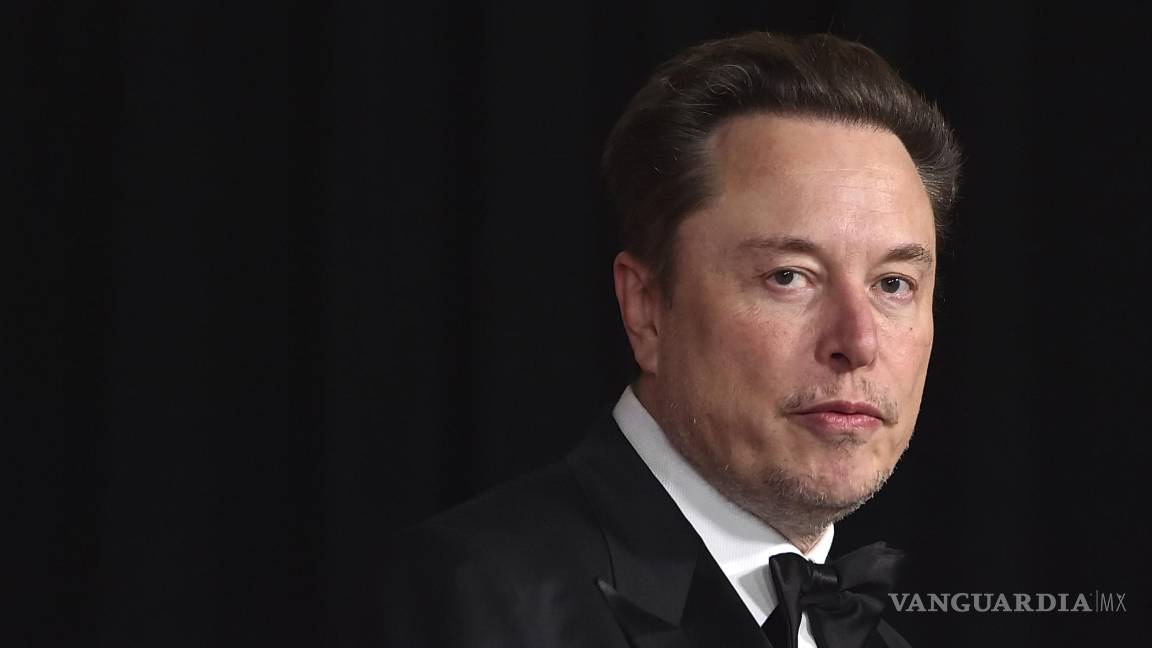 $!Elon Musk, CEO de Tesla, anunció que los planes de la compañía para construir una planta de autos eléctricos en el norte de México están detenidos.