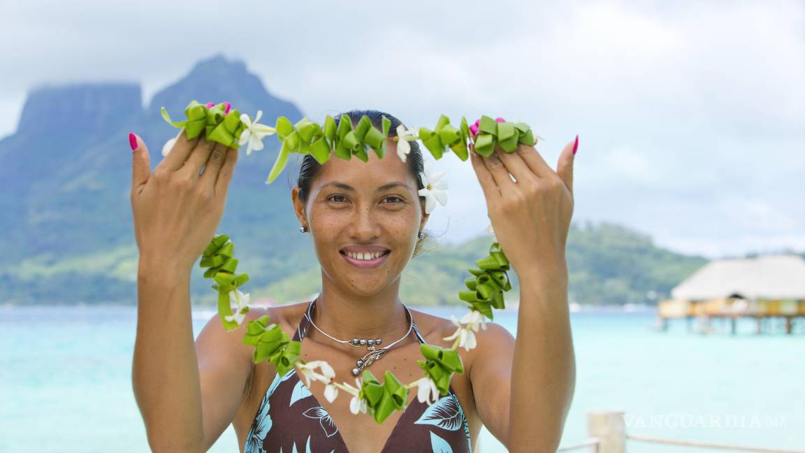 $!Collar de bienvenida en Bora Bora, Polinesia Francesa. Foto: Grégoire Le Bacon/Open Comunicación.