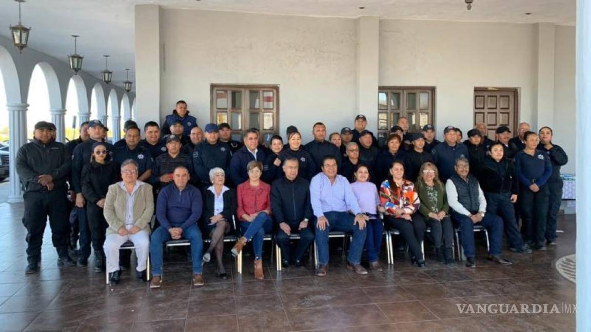 $!Se informó que García Cervantes mantiene una carrera de 40 años en la Seguridad Pública, estuvo a cargo de municipios como Torreón y al frente de la Guardia Nacional.