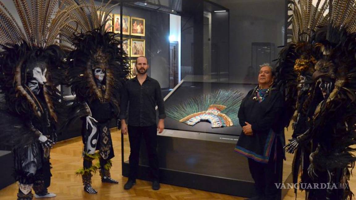 Después de tres años, el Penacho de Moctezuma se exhibe en el Weltmuseum de Viena