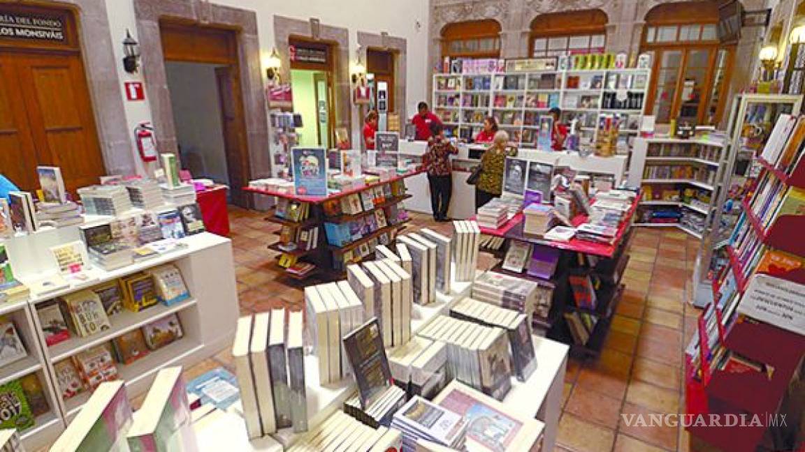 Gran venta de remate en la Librería del Fondo Carlos Monsiváis