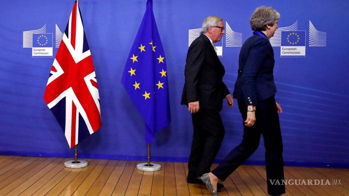 $!Sin importar el Brexit, Theresa May muestra con orgullo su afición por Frida Kahlo