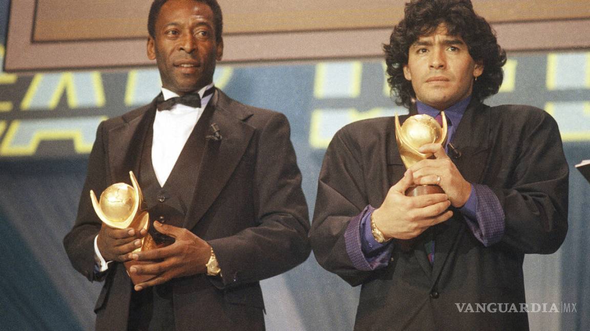 'Un día jugaremos en el cielo'; Pelé llora la muerte de su amigo Maradona