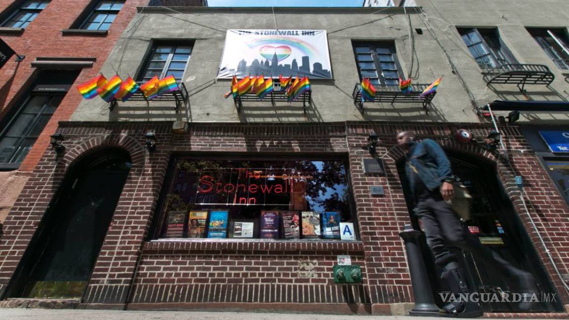 Declara Obama monumento nacional al bar gay “Stonewall Inn”