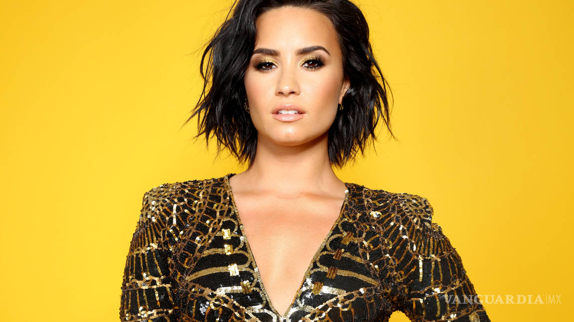 Demi Lovato vuelve loco Instagram con profundo escote