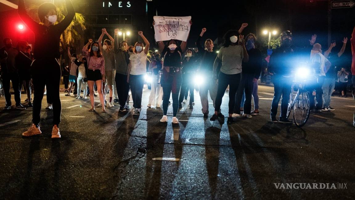 $!Violentas protestas y saqueos en Minneapolis por la muerte de George Floyd por abuso policial (fotos)