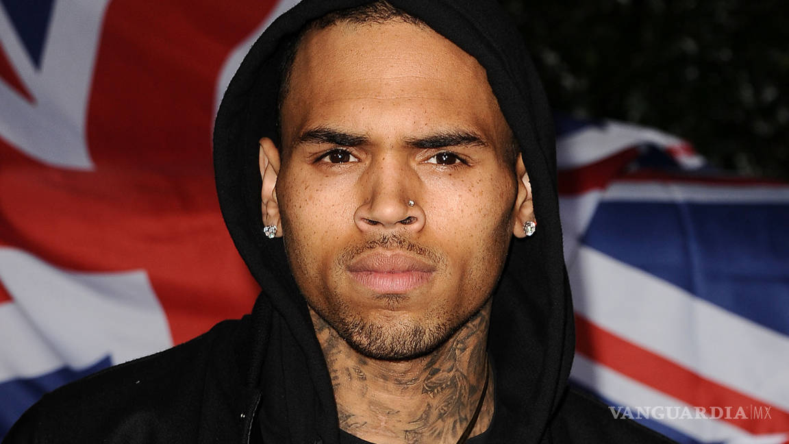 Agentes confiscan mono capuchino a Chris Brown