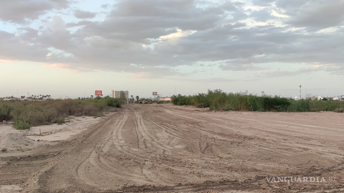 Empresa lagunera señalada de triangular recursos en Nuevo León, realiza obra que conectará Costco en Torreón