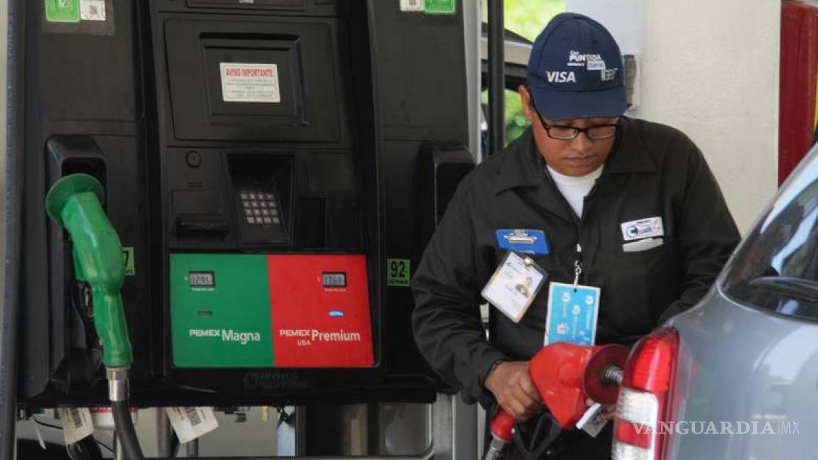Gasolineros piden liberar precios en todo el país en 2017