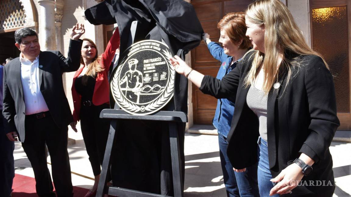 Tradición con sabor: develan placa conmemorativa por el ‘Día del Pan Francés’ en Torreón