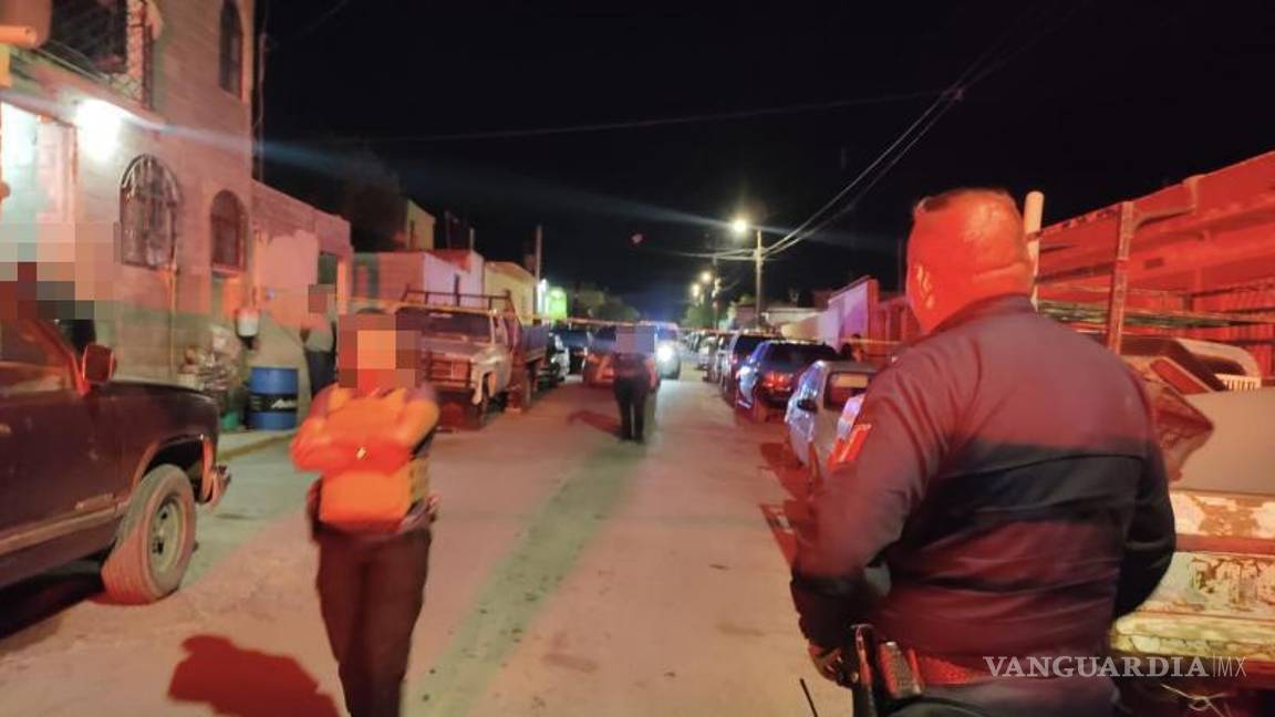 $!La vivienda ubicada sobre la calle 10 de Mayo fue resguardada por las autoridades.