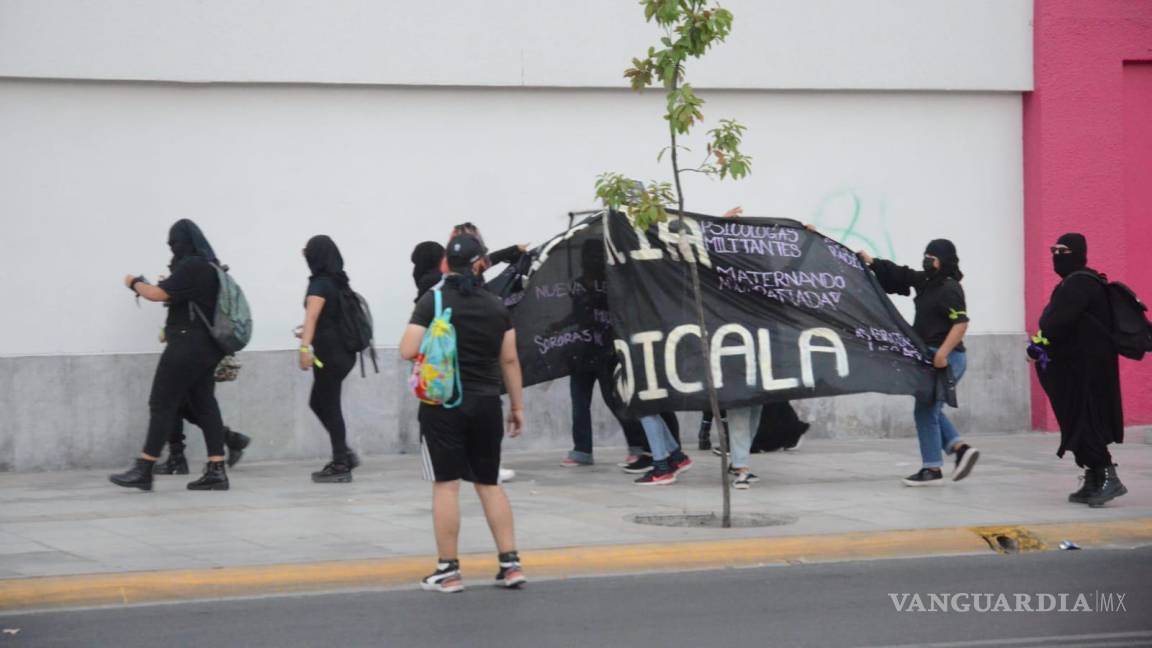 Colectivos de Nuevo León se unen a la marcha ‘Luto Nacional’ por feminicidios