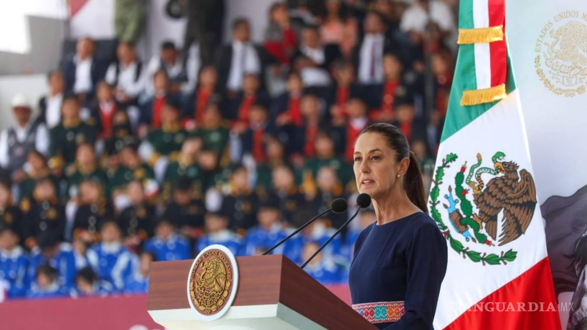 Encabeza Sheinbaum desfile militar por la Batalla de Puebla