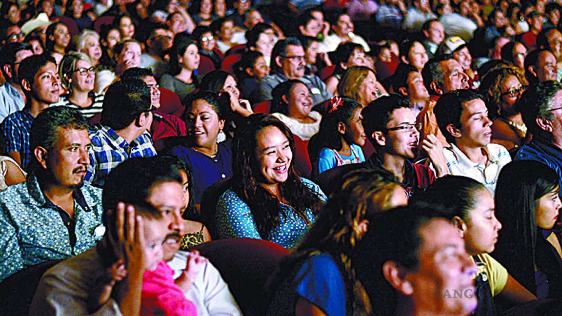 $!Invaden carcajadas a Saltillo con 'Una Familia de Díez'