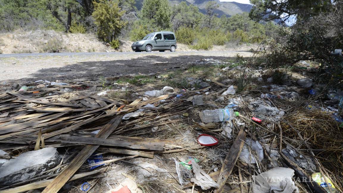 $!Convierten paseantes en basurero a la sierra de Arteaga; dejan más de 20 toneladas de desechos