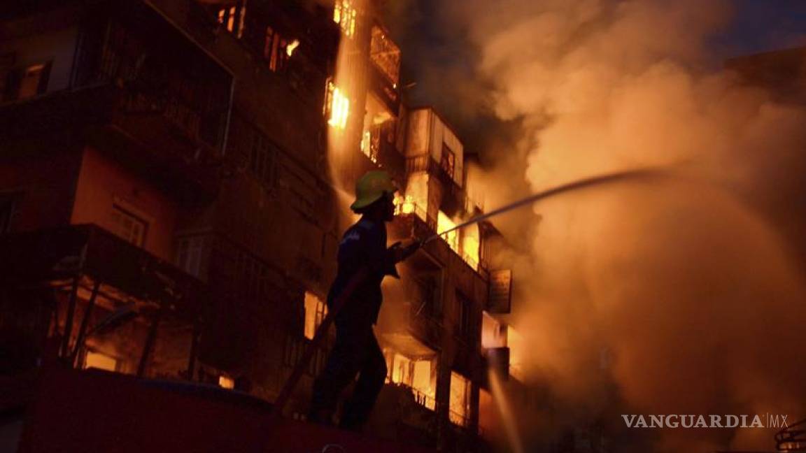 Incendio devora varios edificios en Egipto; al menos 3 muertos